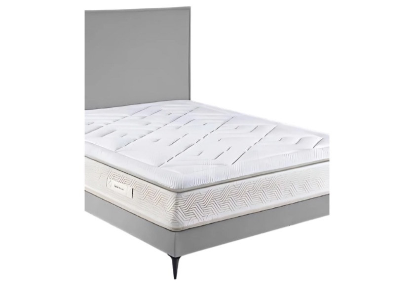 Lit Macassar avec matelas blanc et tête de lit grise, design moderne